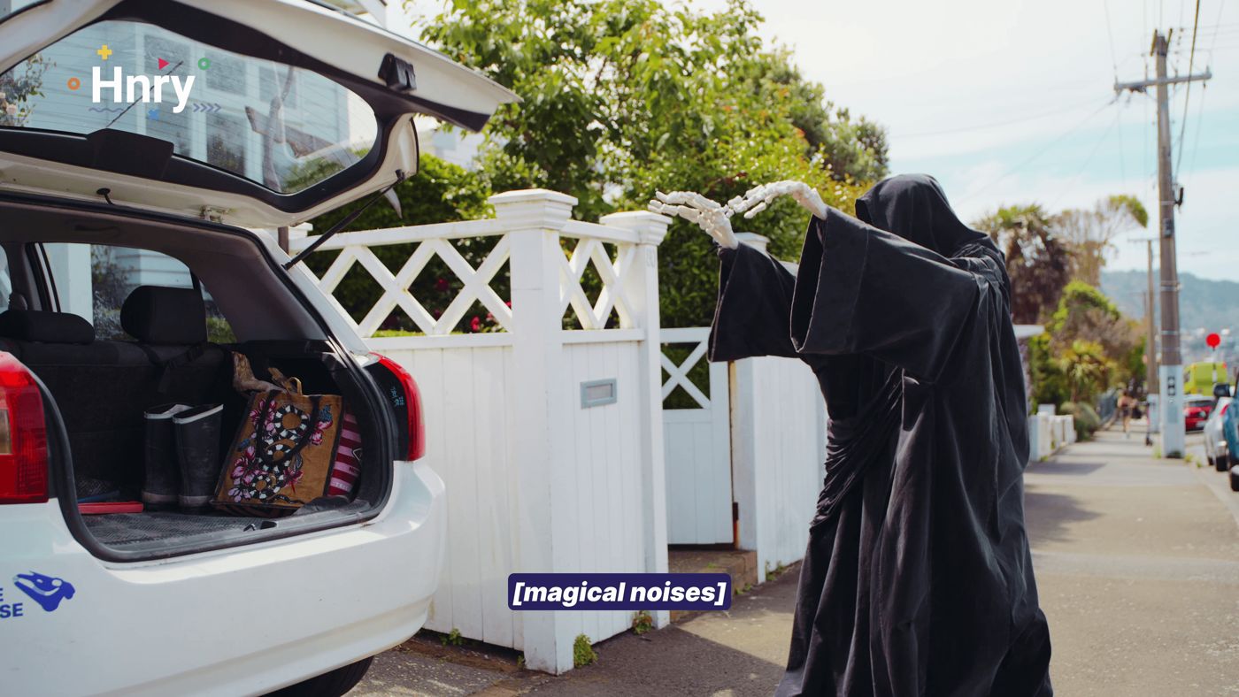 Behind the frame — Sole Trader Campaign for HNRY / Couch Kumara